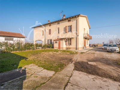 CERCHI UNA PORZIONE DI CASA CON GIARDINO?