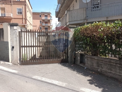 Garage / posto auto di 14 mq a Catania