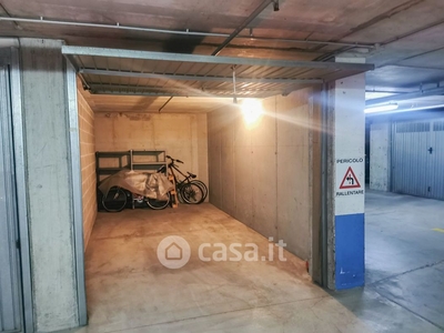 Garage/Posto auto in Vendita in Via Alessandro Manzoni 22 a Varese