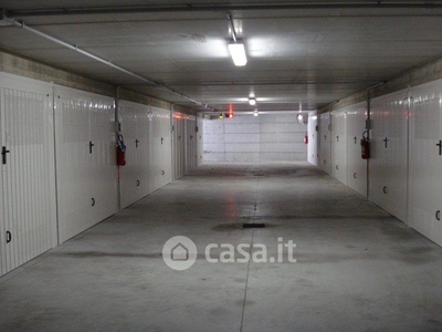 Garage/Posto auto in Vendita in Via delle Regole a Trento