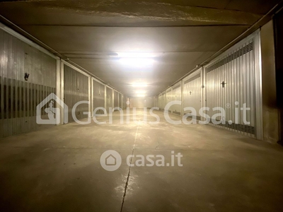 Garage/Posto auto in Vendita in Via Livigno 16 a Milano