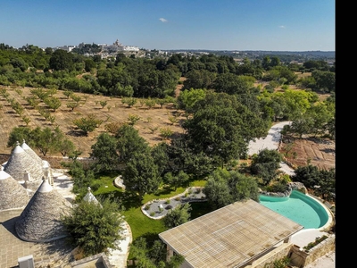 Luxury Trulli Petrantiqua con Piscina Privata a Locorotondo