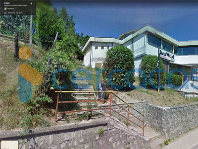 Palazzo in vendita a Castelnovo Ne'Monti
