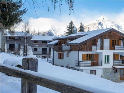 Private spacious Chalet set at the foot of the mountain trails in Sauze D'Oulx