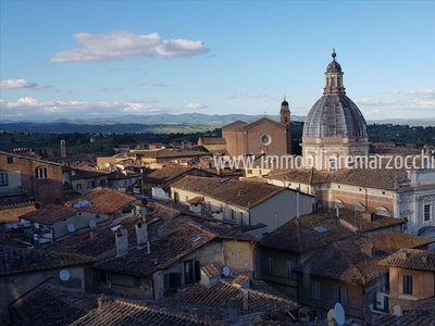 Quadrilocale in vendita a Siena