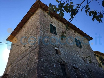 Rustico casale da ristrutturare, in vendita in Gualtarella, Perugia