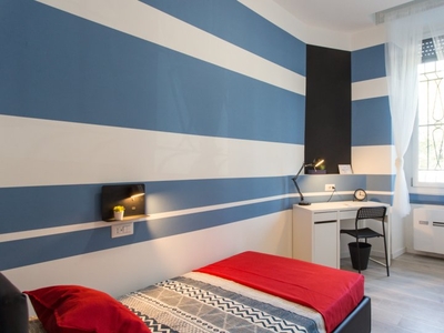 Stanza in affitto in appartamento con 2 camere da letto a Zara, Milano