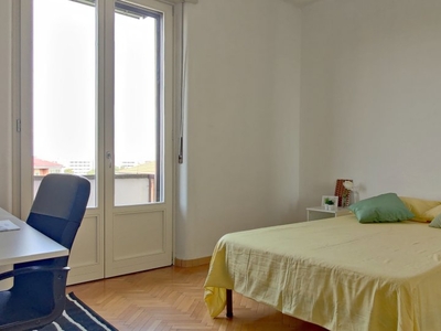 Stanza privata in appartamento con 2 camere da letto a Lodi, Milano