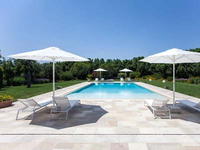 Straordinaria villa con piscina privata m800