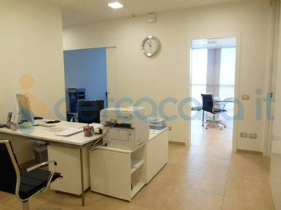 Ufficio in ottime condizioni in vendita a Santarcangelo Di Romagna