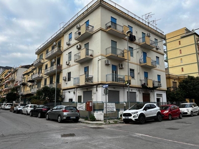 Vendita Appartamento, in zona UDITORE, PALERMO