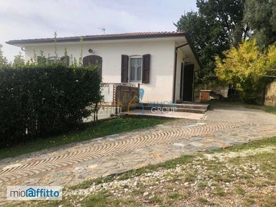 Villa a schiera arredata Pietrasanta