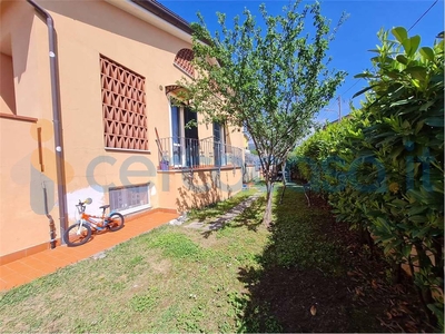 Villa a schiera in vendita a Sarzana