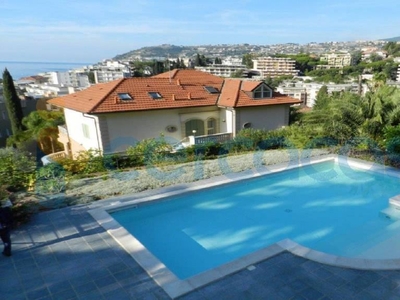 Villa in ottime condizioni in vendita a Sanremo