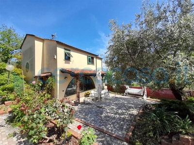 Villa in ottime condizioni in vendita a Sarzana