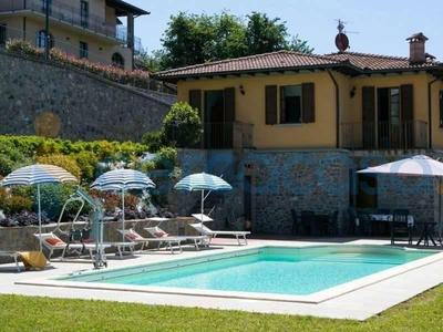 Villa in ottime condizioni, in vendita in Castiglione Digarfagnana, Castiglione Di Garfagnana
