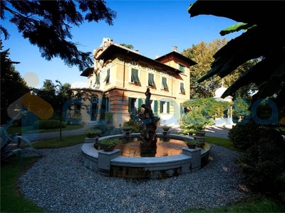 Villa in ottime condizioni, in vendita in Fronte Mura, Lucca