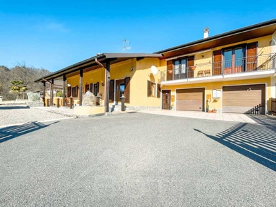 Villa in Vendita a Invorio - 345000 Euro