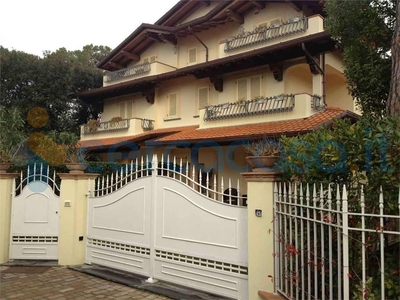 Villa in vendita in Fiumetto, Pietrasanta