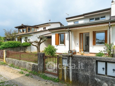 Villa in Vendita in Via Divisione Garemi a Schio