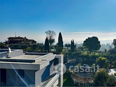 Villa in Vendita in Via Monte a Padenghe sul Garda