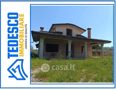 Villa in Vendita in Via Torre Alfieri a Benevento