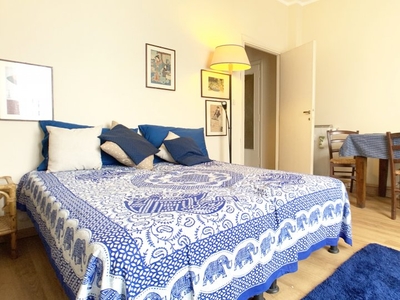 Ampia camera in appartamento con 3 camere da letto a Primavalle, a Roma