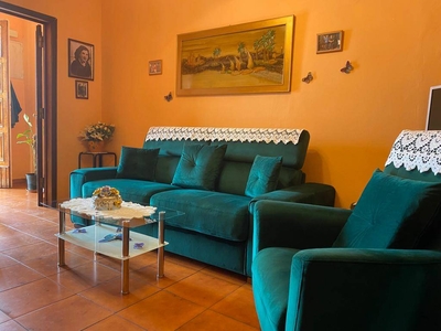 Appartamento indipendente in vendita a Prato Villa Fiorita