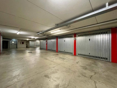 Box/Garage 16mq in vendita a Milano