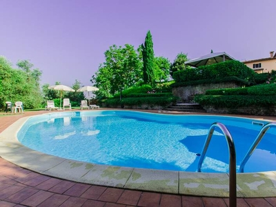 Casa a Torre con idromassaggio, piscina e barbecue