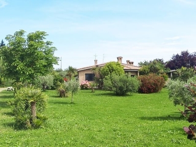 Villa con giardino in semicentrale, Monteprandone