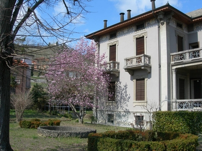 Villa con terrazzo a Cortemilia