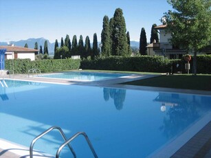 Appartamento a Lazise con piscina, giardino e terrazza