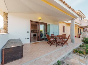Appartamento 'Casa Vacanze Uva' con piscina condivisa, terrazza privata e aria condizionata