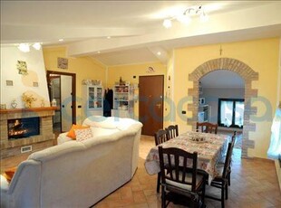 Appartamento in ottime condizioni, in vendita in Il Bocco, Casina