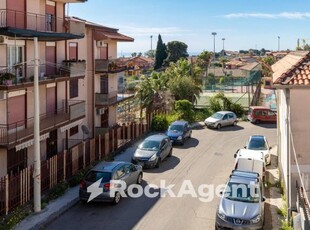 Appartamento in vendita in Aci Sant'Antonio, Italia
