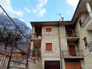 Appartamento in Vendita in Via Berto Barbarani 6 a a Brentino Belluno