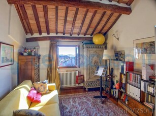 Appartamento Trilocale in ottime condizioni, in vendita in San Casciano In Val Di Pesa Piazza Pierozzi, San Casciano In Val Di Pesa