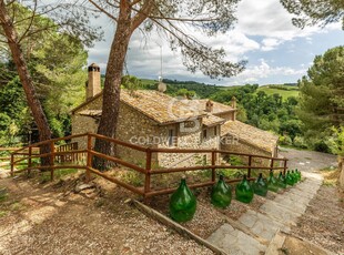 Casa in vendita in Baschi, Italia