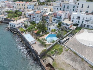 Casa in vendita in Ischia, Italia