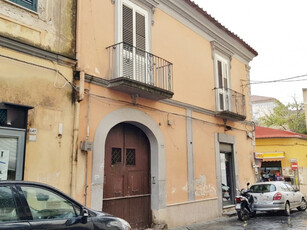 Casa in vendita in Maddaloni, Italia