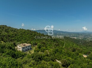 Casa in vendita in Spoleto, Italia