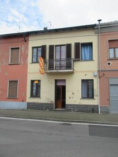 Casa semi indipendente in Via Lombardia 38 a Desio