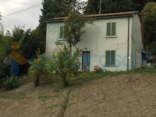 Casa singola da ristrutturare in vendita a Riolo Terme