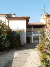 Casa singola da ristrutturare, in vendita in Via Guglielmo Marconi, Nuvolento