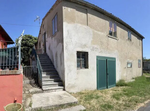 Casa singola in buone condizioni con garage