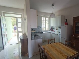 Casa singola in ottime condizioni in zona Annunziata (casano Alto) a Luni