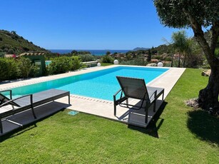 Casa vacanze 'Villa Elfi' con piscina privata, terrazza privata e aria condizionata
