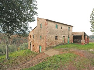 Casale Toscano e Dependance da Ristrutturare