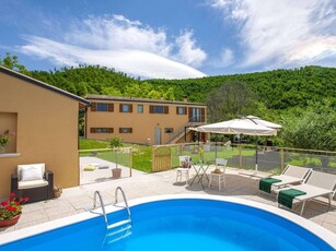 Confortevole casa a Pergola con piscina, giardino e terrazza